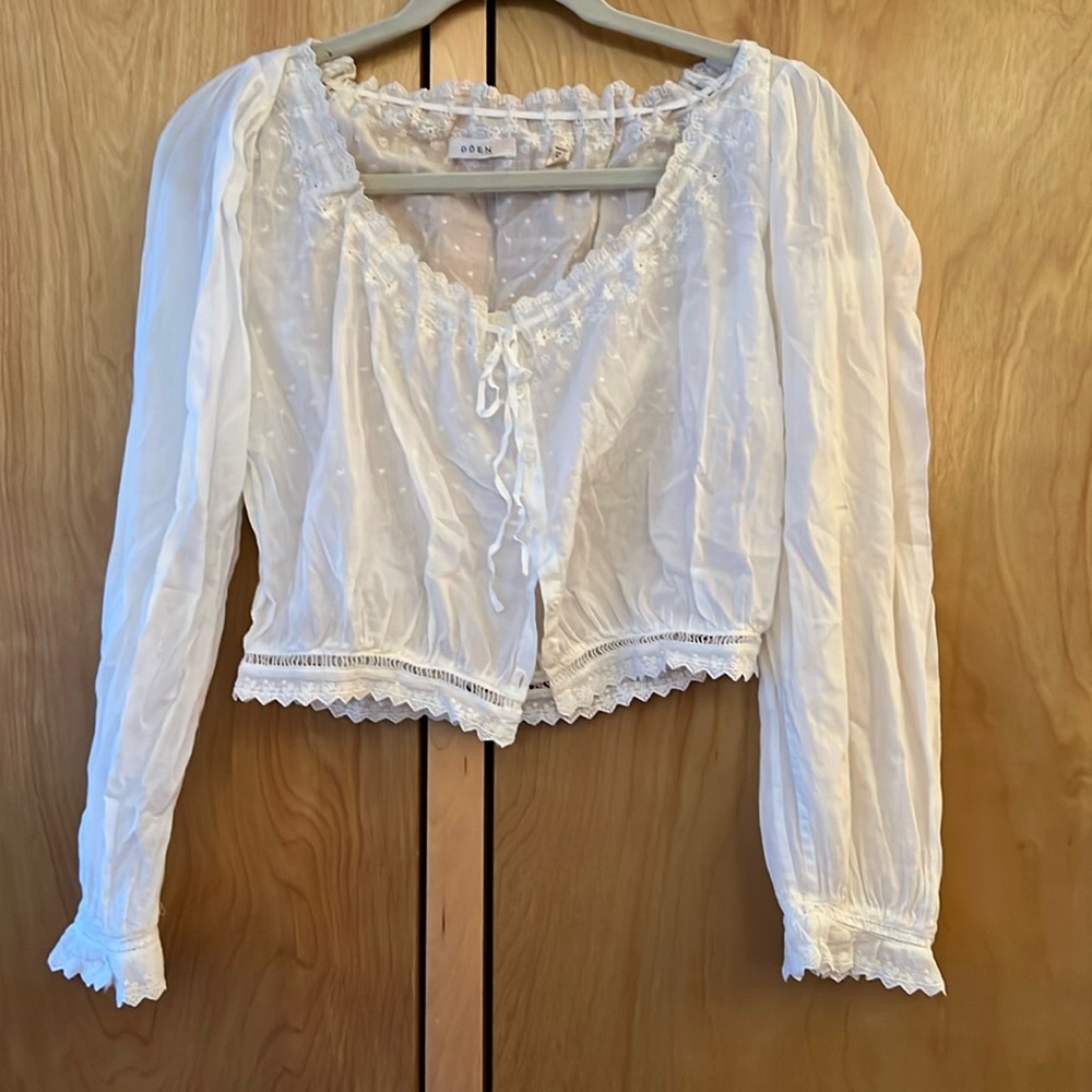 Doen long sleeve white embroidered cropped blouse